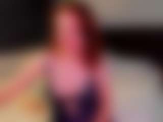 Live cam show with Kira - Mature on madthumbs
