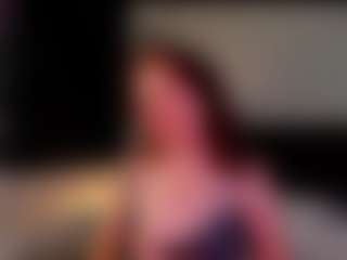 Live cam show with Kira - Mature on madthumbs