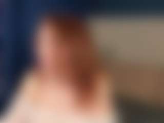 Live cam show with Kira - Middle Aged on Camsoda