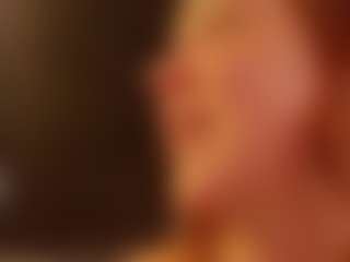 Live cam show with Kira - Mature on Camsoda