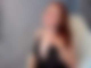 Live cam show with Kira - Mature on Camversity