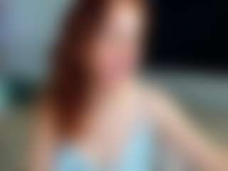 Live cam show with Kira - Striptease on sexytreat.net