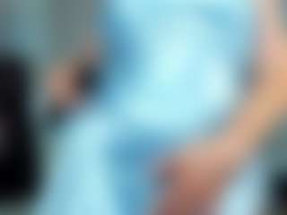 Live cam show with Kira - Striptease Granny on Camsoda