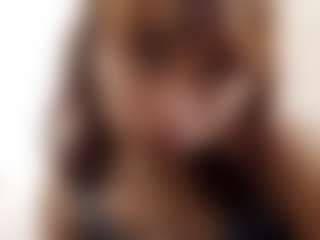Live cam show with Mia - Facial Piercings on crypto-cams