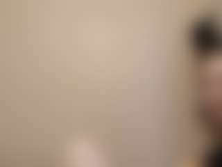 Live cam show with Mia - Cute on Camsoda