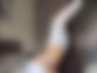 Live cam show with Milana - Ass Clapping on Hubzter Live