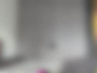 Live cam show with Milana - Average on Camsoda