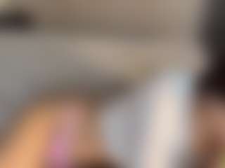 Live cam show with Milana - Brown Hair on Milf Play