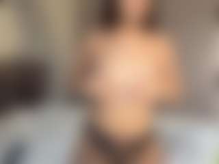 Live cam show with Milana - Thin on dropp.cam