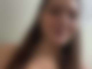 Live cam show with SanoraMoznett - Fingering on madthumbs