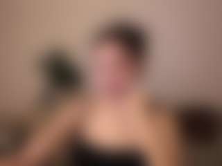 Live cam show with SanoraMoznett - Shaved Pussy on CamClone