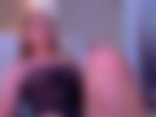 Live cam show with Sellenna - Smoking on Camming Site