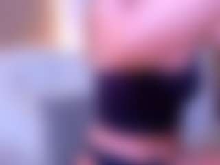 Live cam show with Sellenna - New Teen (18+) on Milfs Live