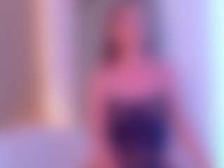 Live cam show with Sellenna - Self Suck on Camsoda