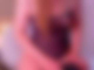 Live cam show with Sellenna - New Small Tits on xDating
