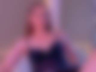 Live cam show with Sellenna - Fingering on madthumbs