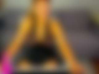 Live cam show with Shakira - Sexy on livesuperchat.net