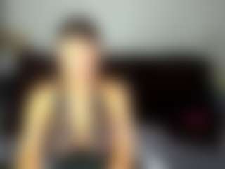 Live cam show with Shakira - Fingers on StripNow
