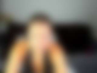 Live cam show with Shakira - Fingers on livesuperchat.net