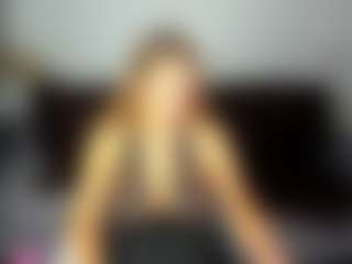 Live cam show with Shakira - Wet on SpankPalCams