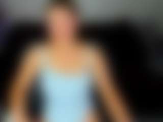 Live cam show with Shakira - Fingers on pussylord.com