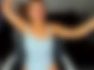 Live cam show with Shakira - Skinny on x69.live