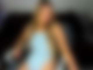 Live cam show with Shakira - Fingers on Sweet Sext