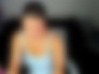 Live cam show with Shakira - New Shaved Pussy on AdultVida.com
