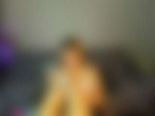 Live cam show with Shakira - Body Massage on xblisslive.com