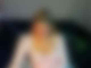 Live cam show with Shakira - Body Massage on liverealitysex.com