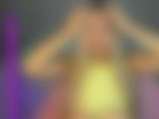 Live cam show with Shakira - Body Massage on Camming Site