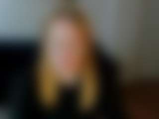 Live cam show with Sophia - Upskirt on AdultVida.com