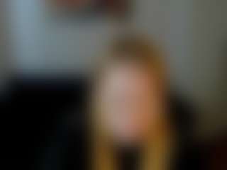 Live cam show with Sophia - Upskirt on CamClone