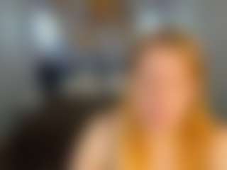 Live cam show with Sophia - Shaved Pussy on CamSextacy