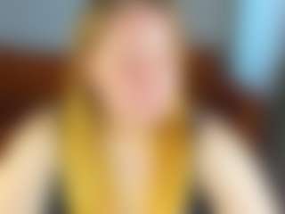 Live cam show with Sophia - Body Massage on StripNow