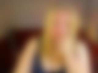 Live cam show with Sophia - Camel Toe on intimatelivegirls.com
