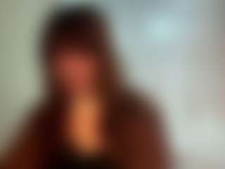Spettacolo in cam dal vivo con Lora - Handjob su Camsoda