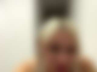 Live cam show with ZenaidaPippert - HD on Camsoda