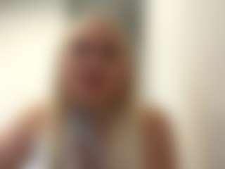 Live cam show with ZenaidaPippert - Moaning on livesuperchat.net