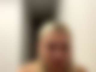 Live cam show with ZenaidaPippert - Toys on Milfs Live