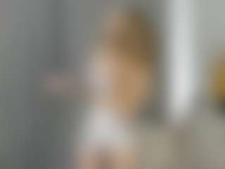 Live cam show with Qiyana - Big Tits Small Tits on livesuperchat.net