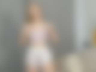Live cam show with Qiyana - Upskirt on Free Soda