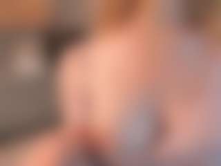 Live cam show with Qiyana - Flashing on Dare Cams