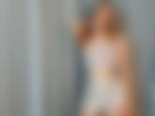 Live cam show with Qiyana - Green Eyes on Gym Cam Girls