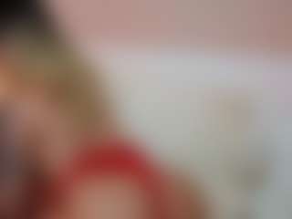 Live cam show with BrandyRave - Average on WildCum