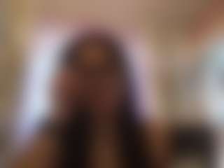 Live cam show with gxldngigi - Full Nudity on AdultVida.com