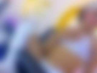 Live cam show with KendallSexxy - Smoking on hrnylive.com