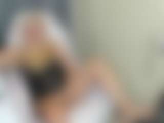 Live cam show with MilfAmelia - Blue Eyes on Uber Horny