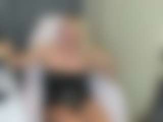 Live cam show with MilfAmelia - Smoking on Uber Horny