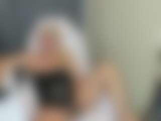 Live cam show with MilfAmelia - Shower on Camsoda